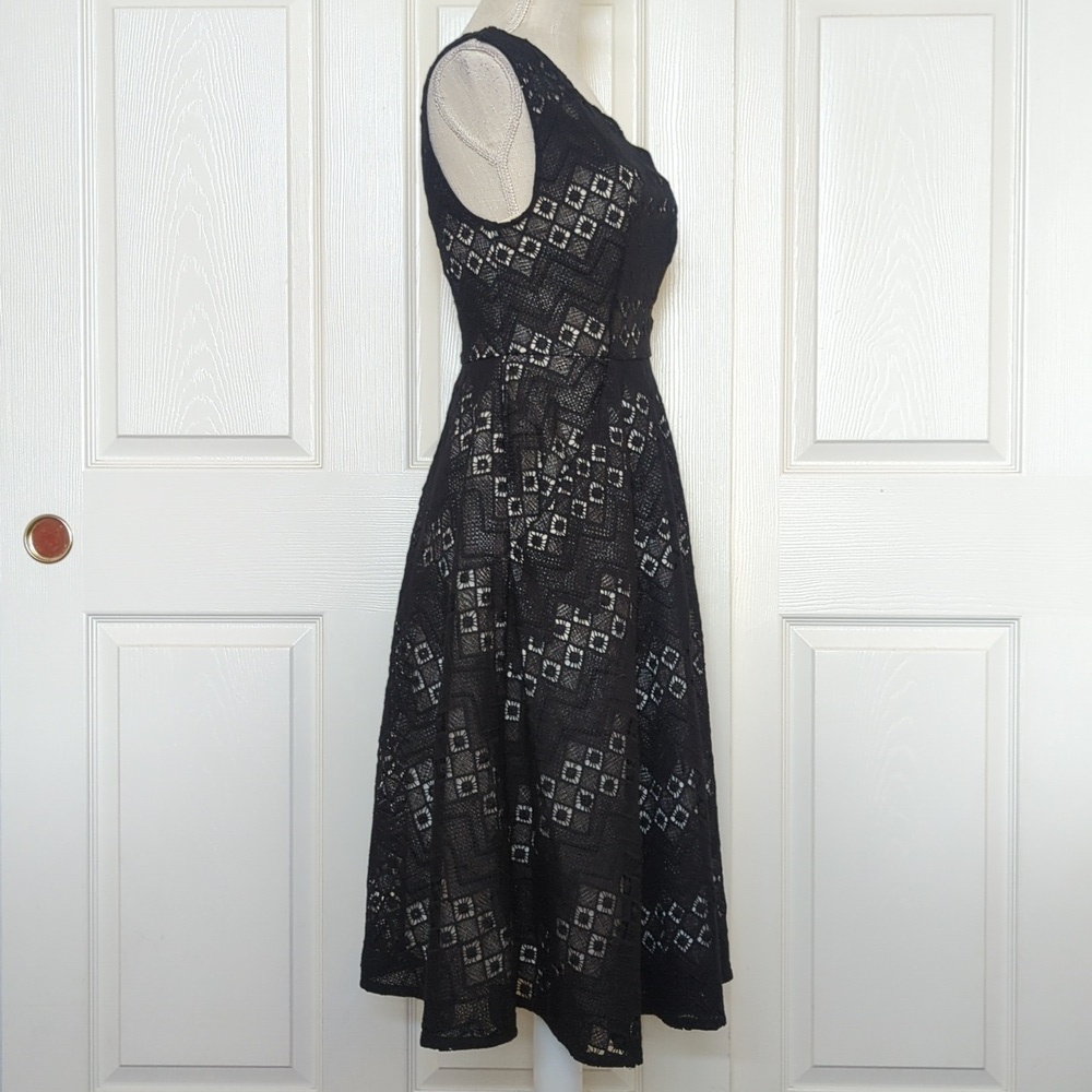 TY-LR Trosa One-Shoulder Black Lace Dress - Picture 3 of 7